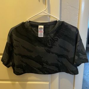 GYMSHARK gray cropped T. Size Small